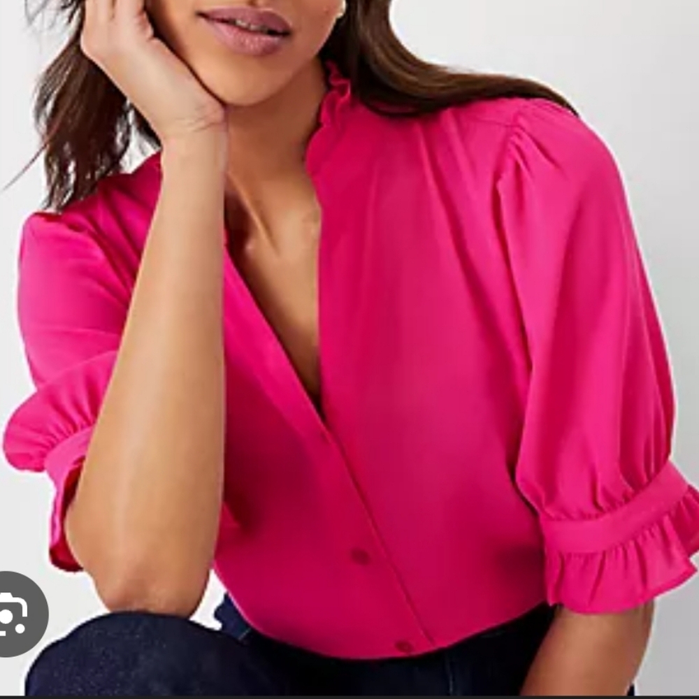 NWT ANN TAYLOR RUFFLE BUTTON TOP